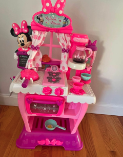 Minnie Mouse kitchen toy