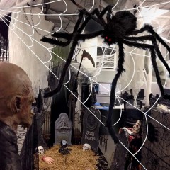 200" Halloween Spider Web + 59" Giant Spider Decorations Fake Spider with Triangular Huge Spider Web for Indoor Outdoor Halloween Decorations Yard Home Costumes Parties Haunted House Décor