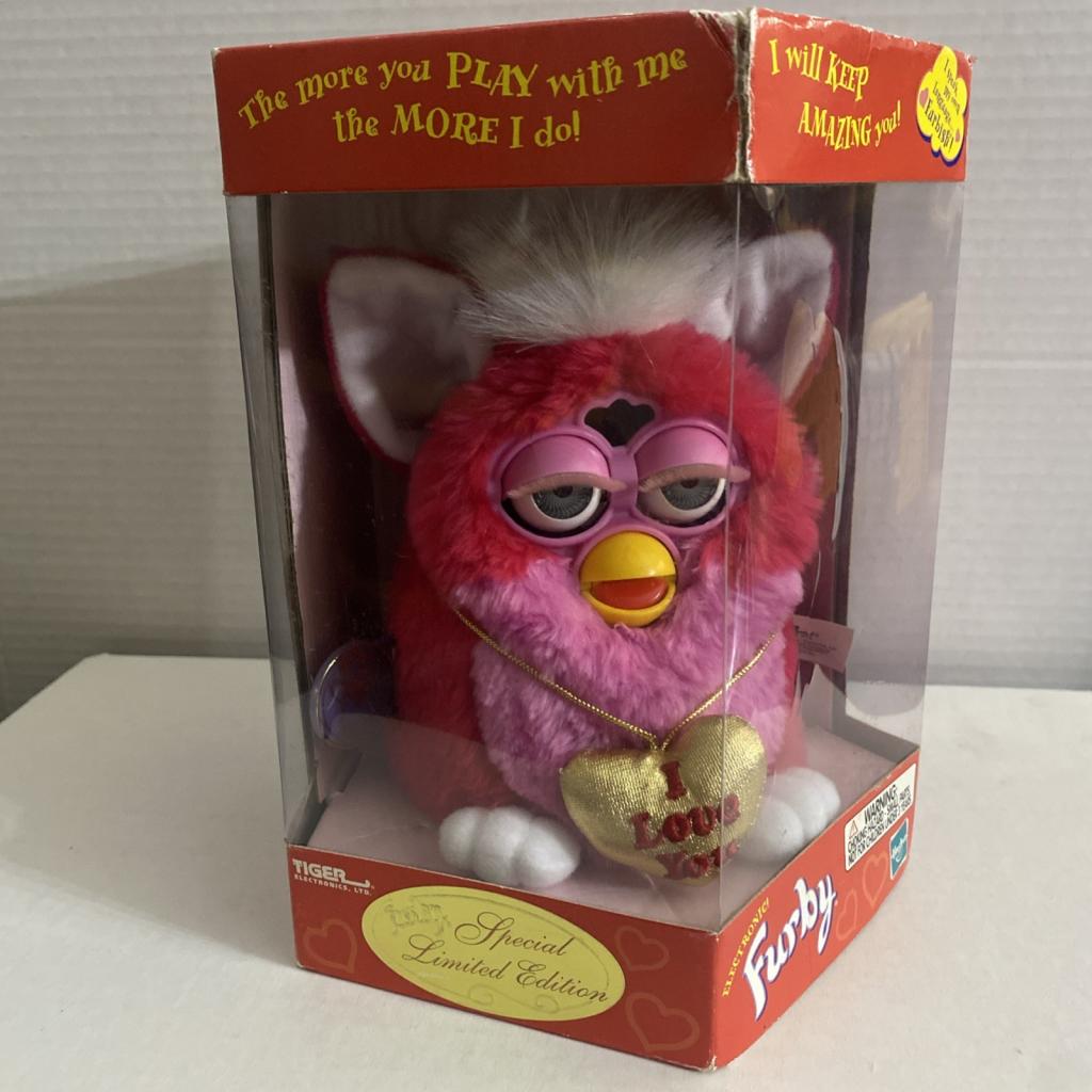 1999 Tiger FURBY VALENTINE’S DAY Pink "I Love You" 70-888 Limited Edition NIB