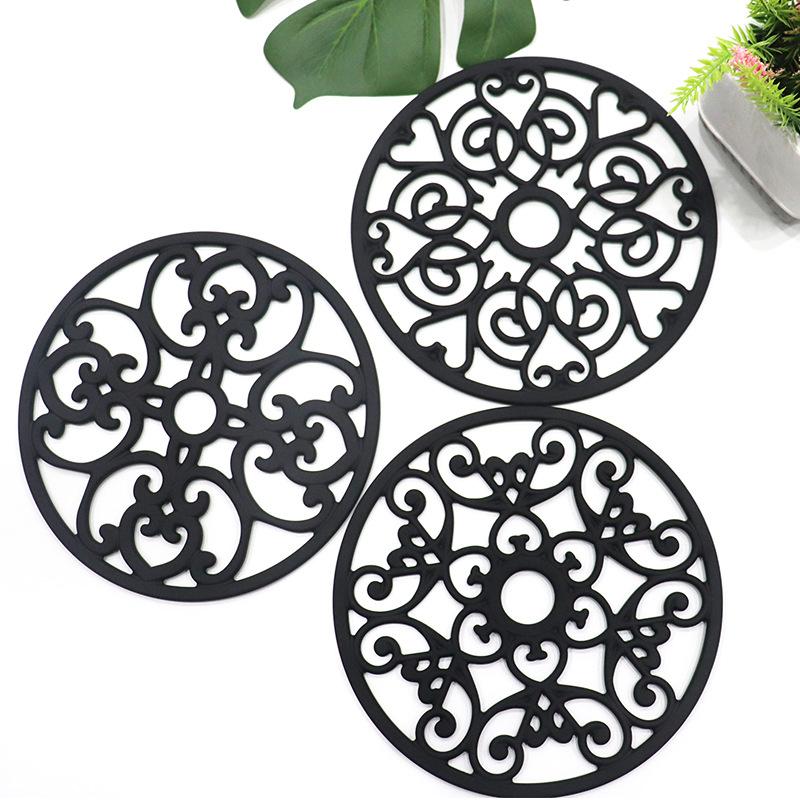 Thickened Round Silicone Placemat With Hollowed-out Heat-insulating Pad