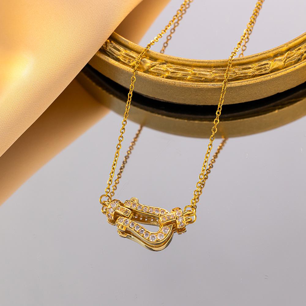 Luxury Full Diamond Horseshoe Buckle Titanium Steel Necklace Women's All-match Commuter Niche Lig…