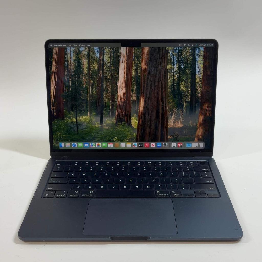 2022 Apple MacBook Air 13.6" M2 8C GPU 3.5GHz 8GB RAM 256GB SSD MLY33LL/A
