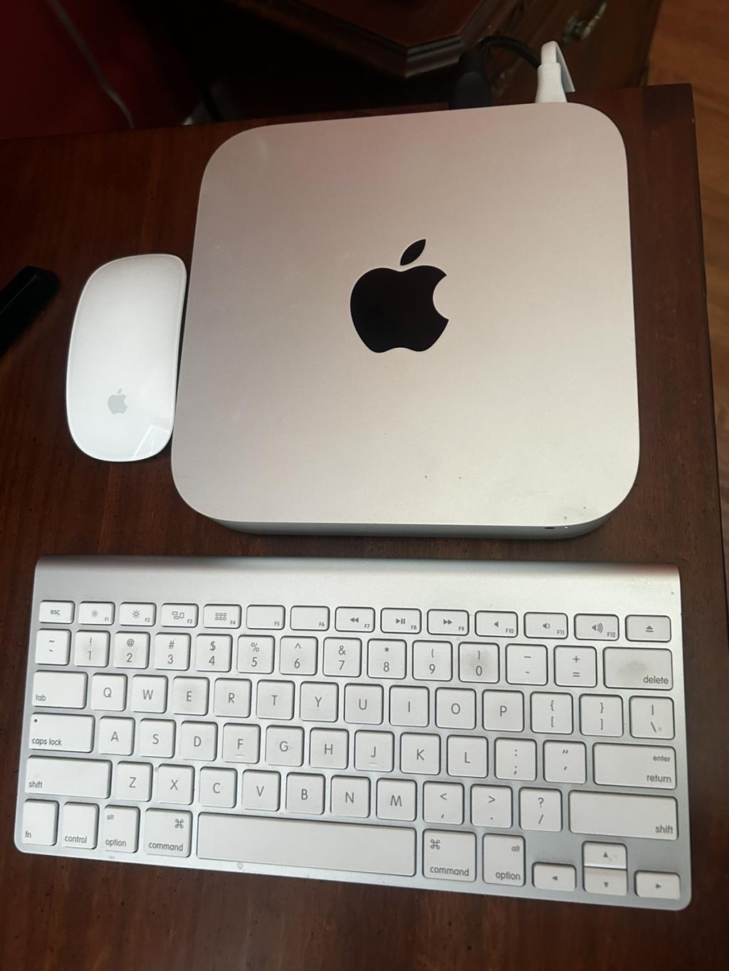 Apple Mac Mini 2014 A1347 i5 1.4GHz 4GB RAM with Gen 1 Magic Mouse & Keyboard!