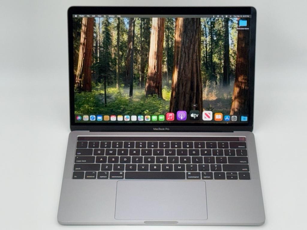 MAXED!! Apple MacBook Pro 13" Retina Laptop • TouchBar • 16 GB RAM • Bundle Deal